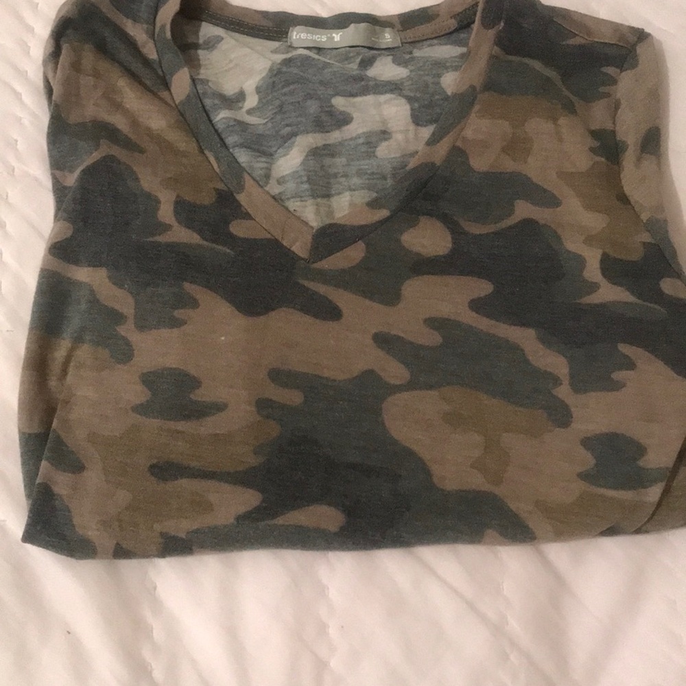 Camo long sleeve size small